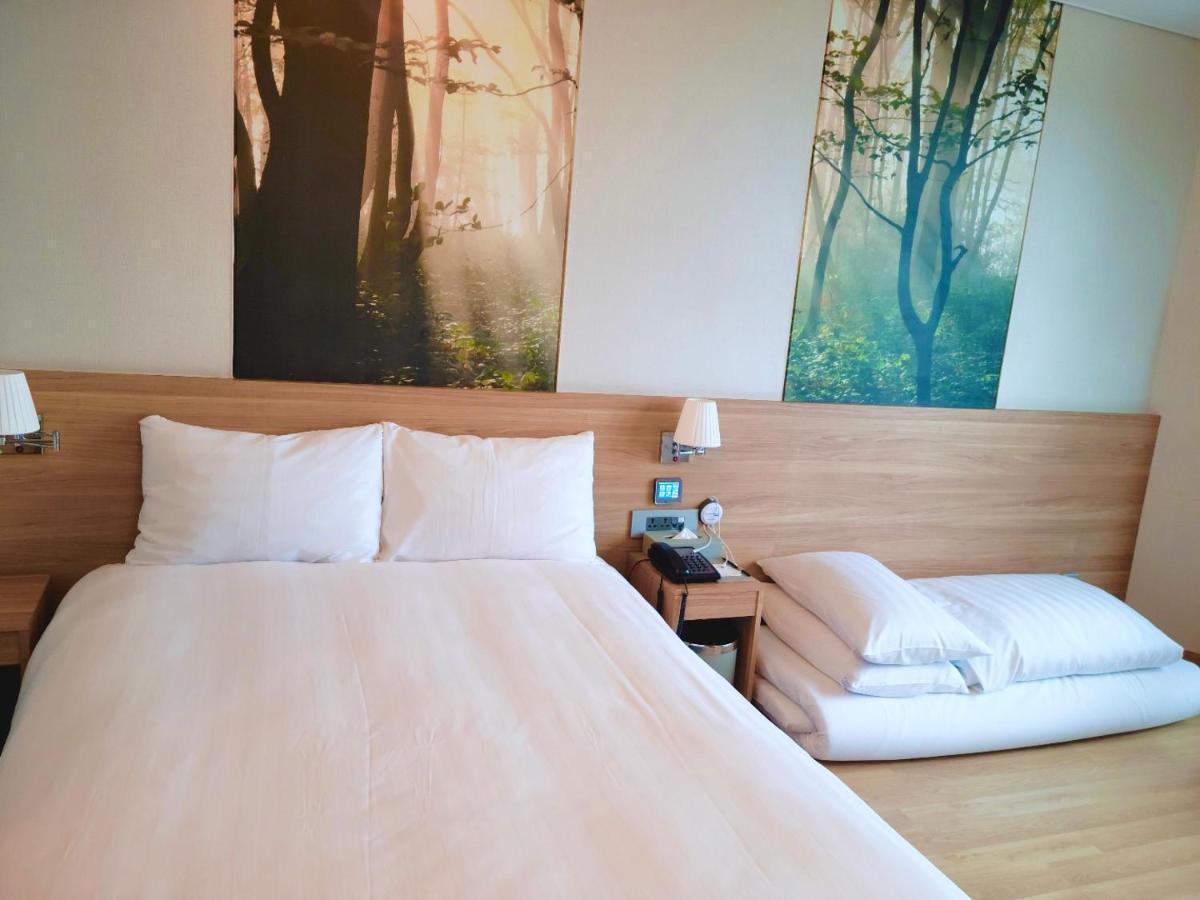 Utop Ubless Hotel Чеджу Екстериор снимка