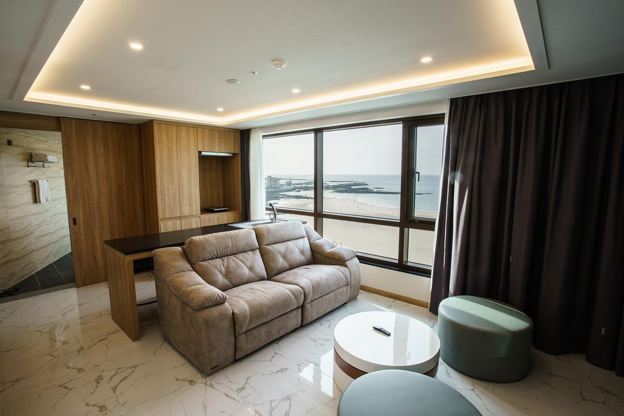 Utop Ubless Hotel Чеджу Екстериор снимка
