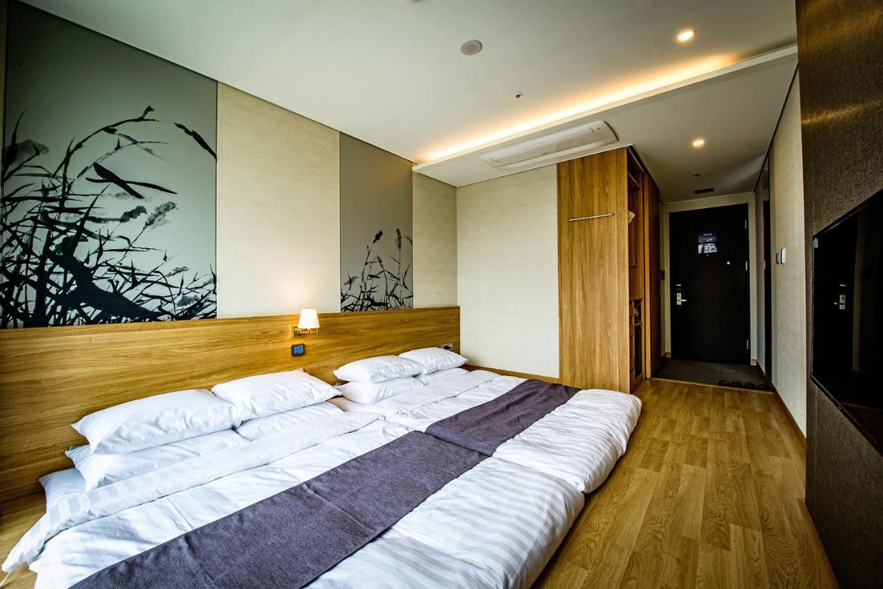Utop Ubless Hotel Чеджу Екстериор снимка